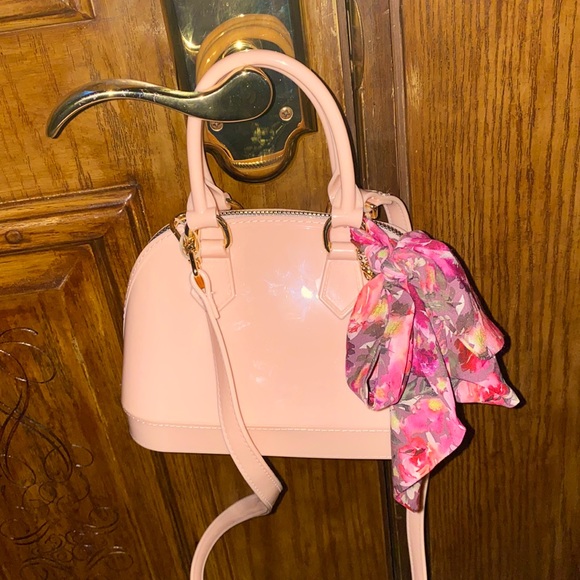 Blush Crossbody bag with scarf- NWT - Picture 2 of 8